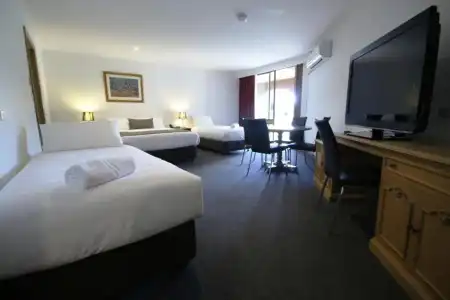 Bell Tower Inn - 23