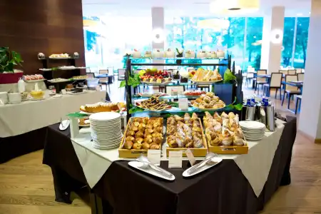 Best Western Plus The Hub - 10