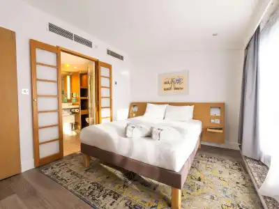 Novotel Cardiff Centre - 3