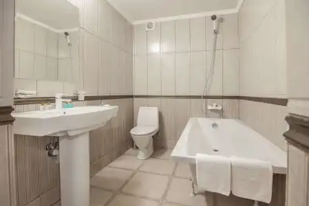 Arcadia Apartments - 9