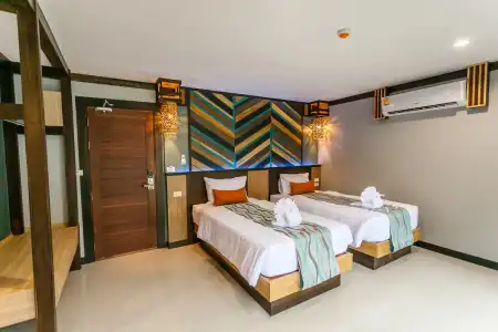 Phi Phi Don Chukit Resort - 1