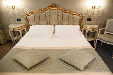 Palazzo Lion Morosini - Check in Presso Locanda Ai Santi Apostoli - 2