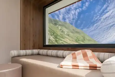 Josl Mountain Lounging - 0