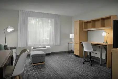 TownePlace Suites by Marriott Pensacola - 32