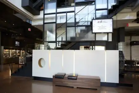 Alt Toronto Airport - 1