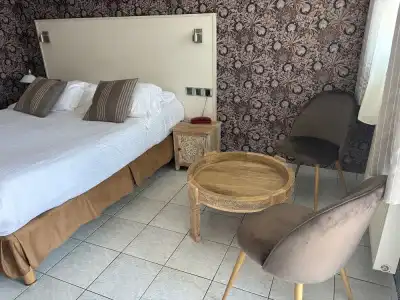 Contact Hôtel - Hôtel les Bleuets & SPA - 41