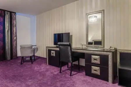 Elegance - 68