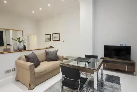 Queensgate Court - 324