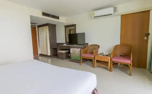 Lake Inn - 5