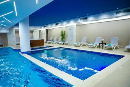 Doanesia Premium And Spa Tirana - 9
