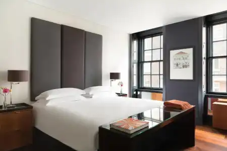 Grosvenor House Suites - 75