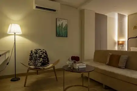 Golden Tree & Apartment - 11
