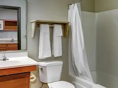 WoodSpring Suites Topeka - 27