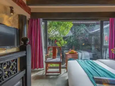 Lijiang Ten Courtyard Inn - 2