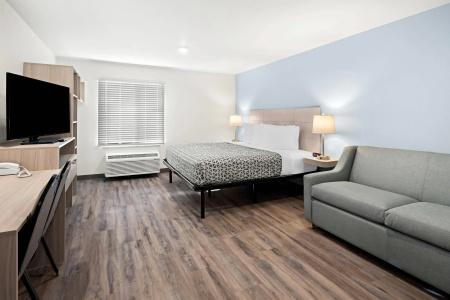 Woodspring Suites Billings - 10