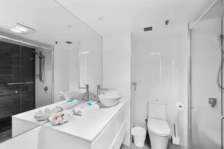 Gemini Court Holiday Apartments - 388