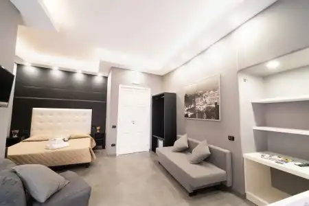 H. G. Boutique Toledo Napoli Centro - 116