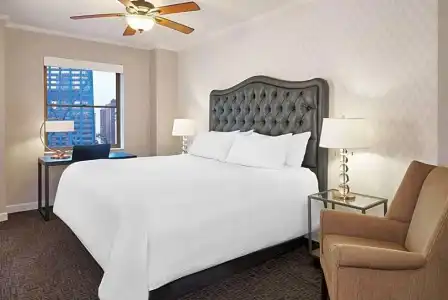 Tremont by SB at Chicago Magnificent Mile - 31