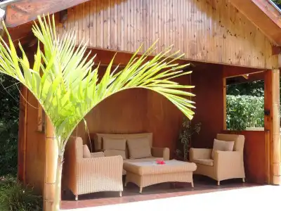Reef Holiday Apartments - 20
