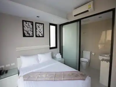 Serenotel Pattaya Beach Front - 51