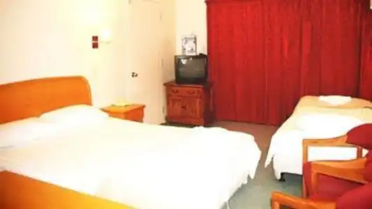 Rayland Epsom Motel - 3