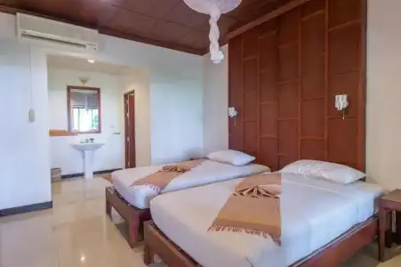 Twin Bay Resort - 279