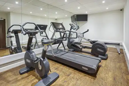 Holiday Inn Cardiff - North M4 - 17