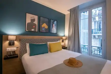 Hôtel Bristol - 98