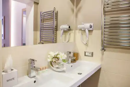 Grand Master Suites - 7