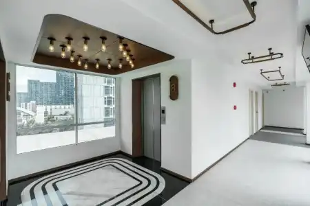 Amber Sukhumvit 85 - 23