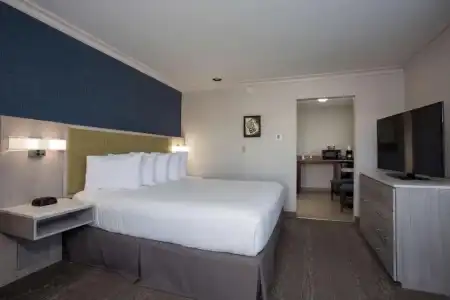SureStay by Best Western Santa Monica - 94