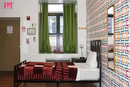NY Moore Hostel - 53