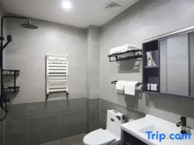 Mayfair Plaza Motel - 58