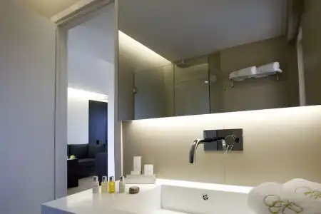 O&B Athens Boutique - 119
