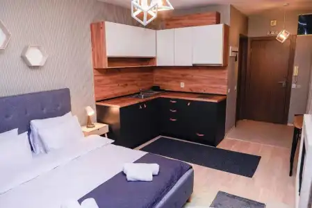 BOUTIQUE Entry E - 93