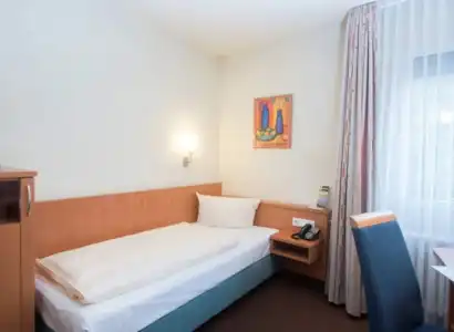 Motel Frankfurt - advena Partner - 1