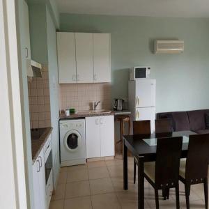 King's Holiday Apartments - 23