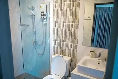 Hallton Bangkok - 14