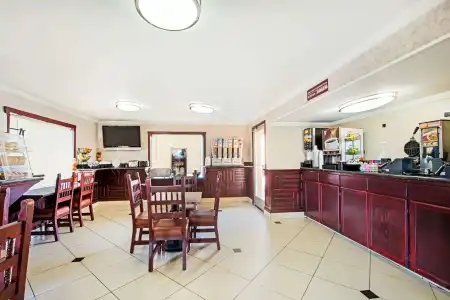 Ramada Flagstaff East - 16