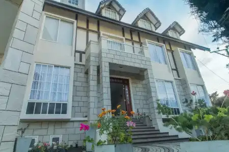 The Lynden Grove - 31