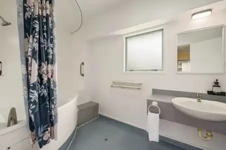 Fenton Court Motel - 74
