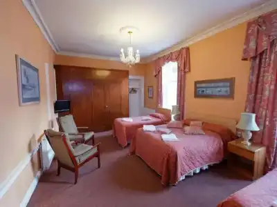 Averon Guest House - 38