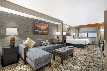 Best Western Plus GranTree Inn - 83