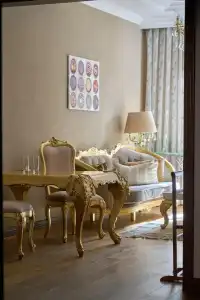 Monday Royal Apart - 261