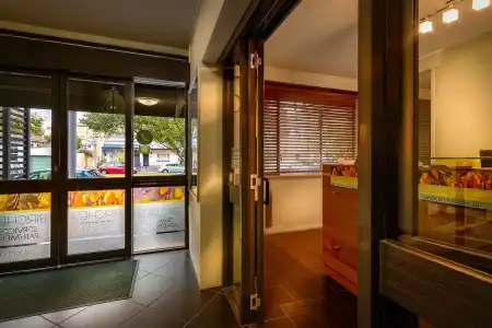 Birches Serviced Apartments - 10