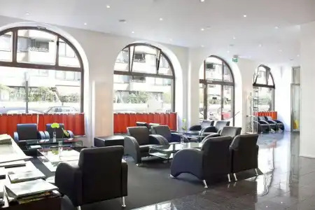 Garner Berlin - Checkpoint Charlie by IHG - 23