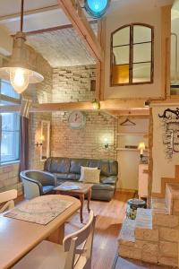 Lavender Circus Hostel, Doubles & Ensuites - 22