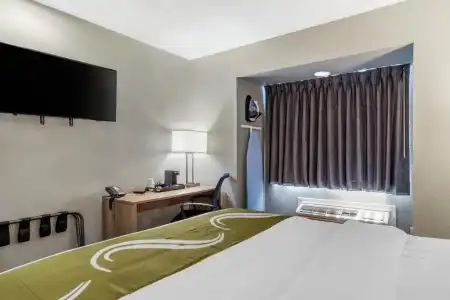 Days Inn by Wyndham San Antonio Downtown - 23