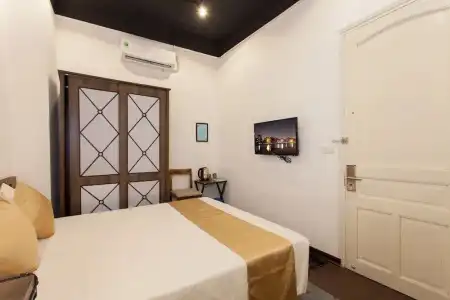 Luxury Backpackers - 32