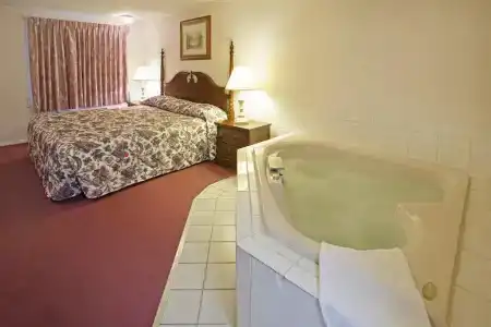Americas Best Value Inn Lansing - 16
